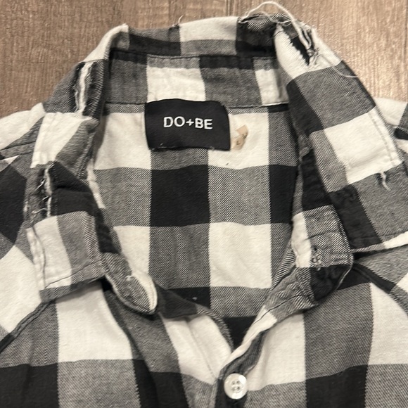 DO+BE Distressed Plaid Nirvana Flannel - Picture 3 of 6